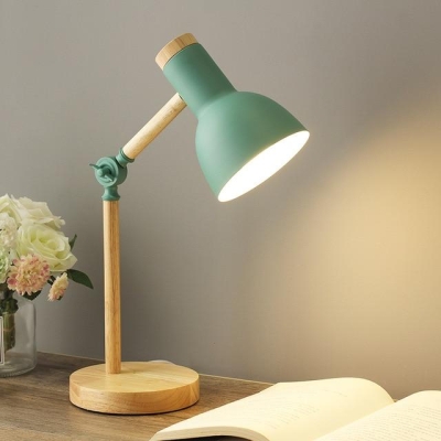 Noordse houten bureaulamp