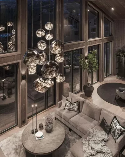 Kleurrijke kromgetrokken hanglampen